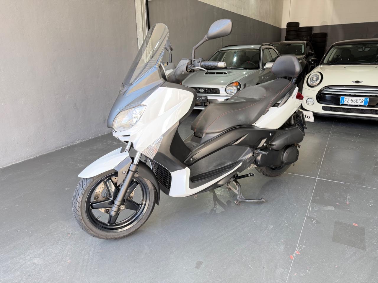 YAMAHA X-MAX 250