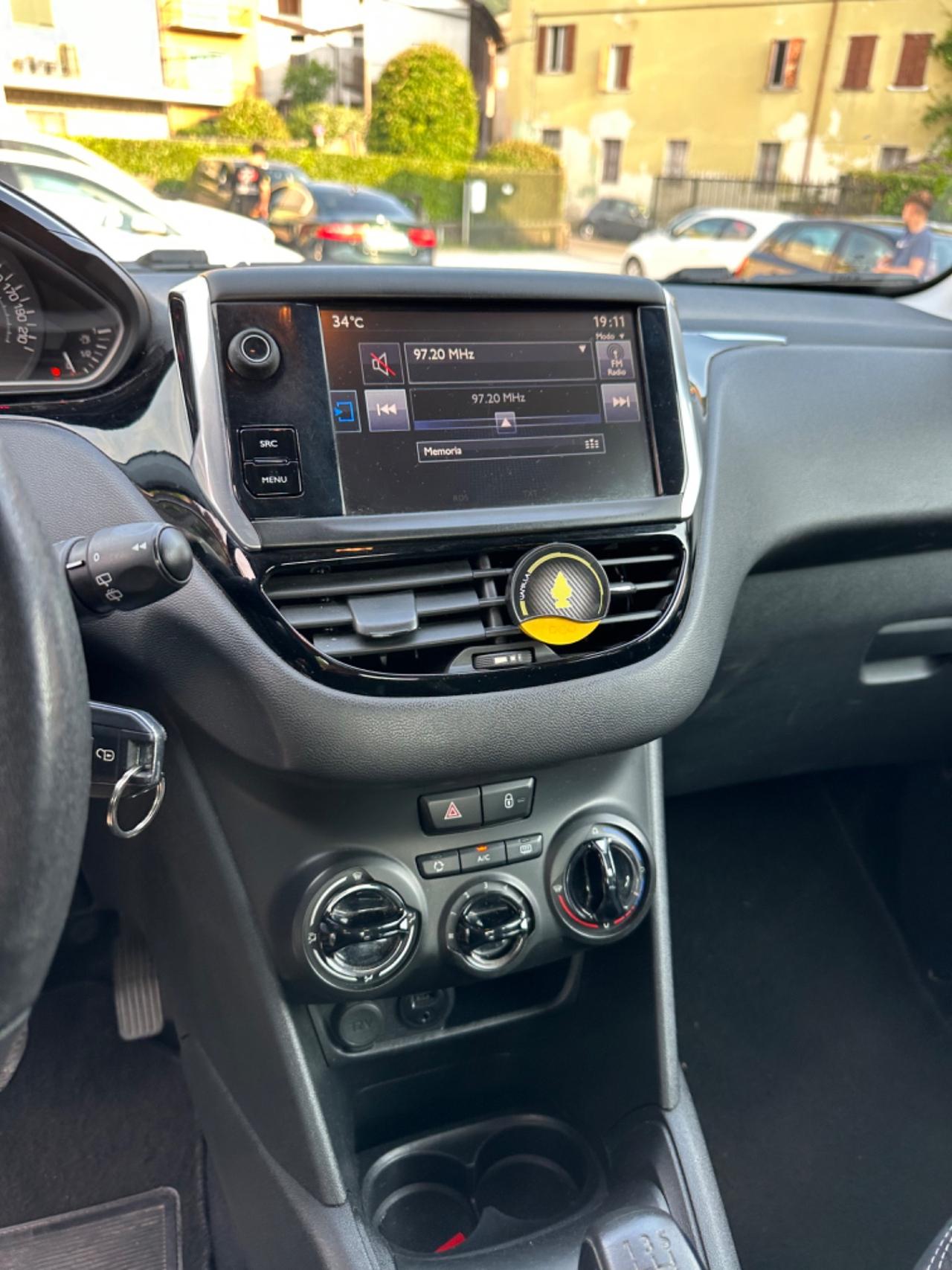 Peugeot 208 82 5P ALLURE NEOPAT KMCERT UNICOPR