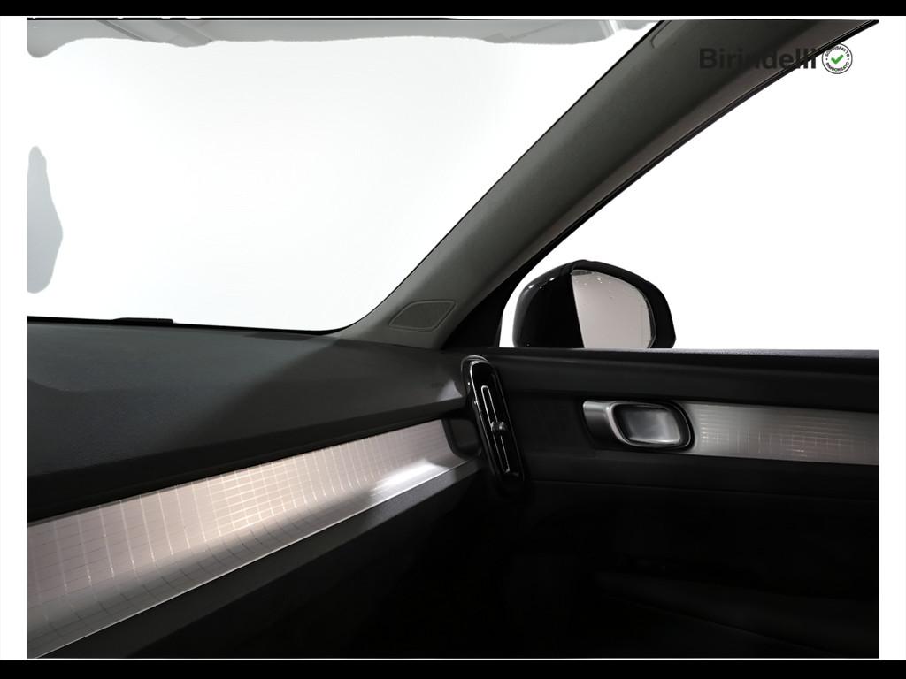 VOLVO XC40 (2017-->) - XC40 T3 Geartronic Momentum