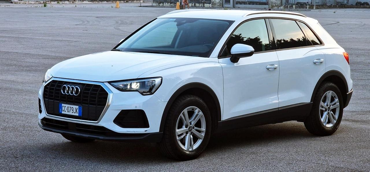 Audi Q3 35 TDI S tronic Business