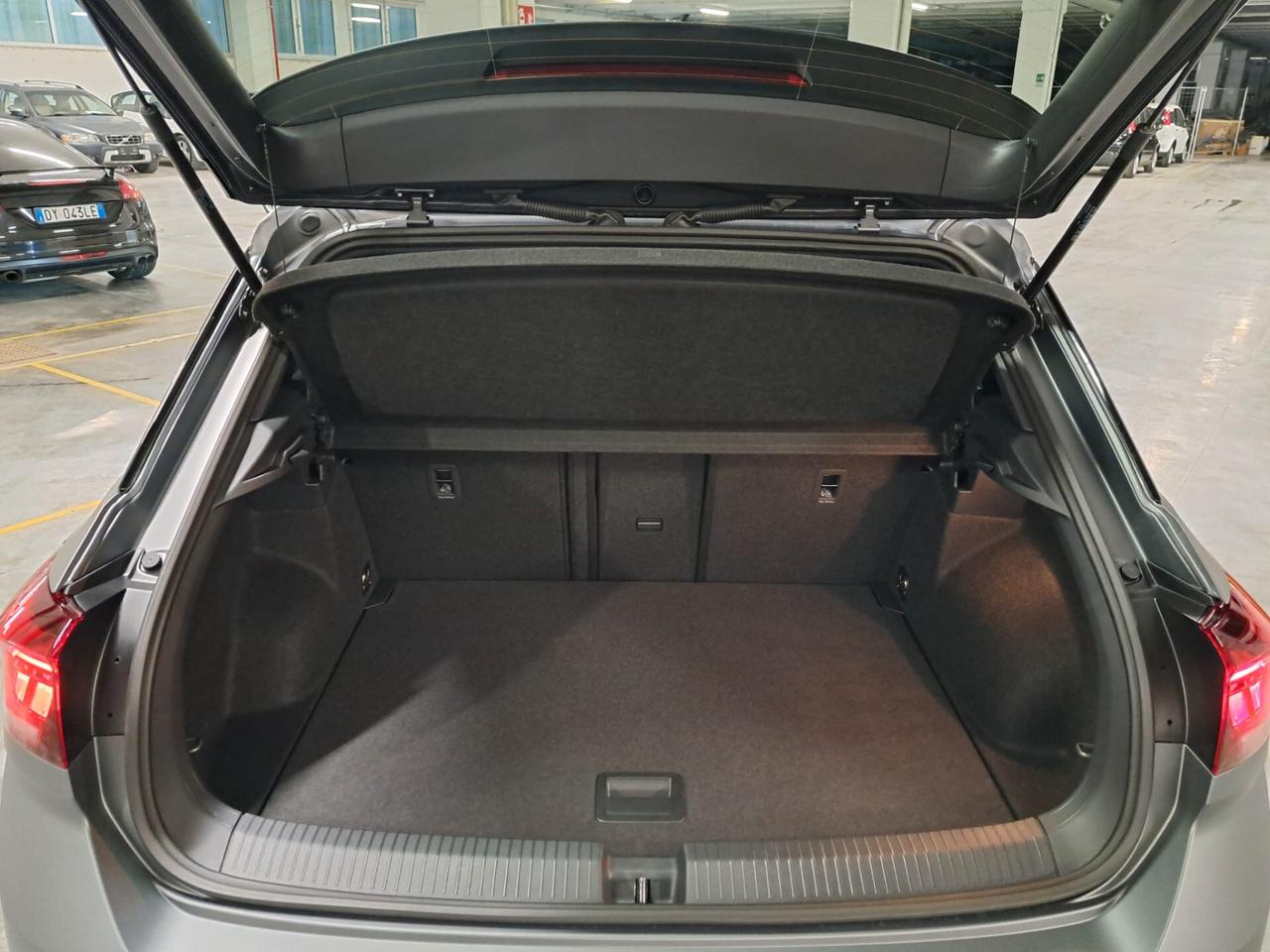 Volkswagen T-Roc 1500 TSI ACT R-Line Plus OPACA