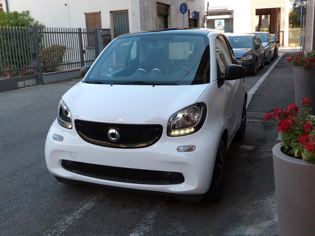 Smart ForTwo 70 1.0 twinamic Youngster 2018 Navi/tetto Panorama/Pelle