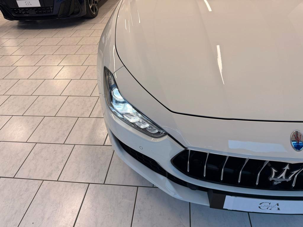 Maserati Ghibli 3.0 V6 250cv auto