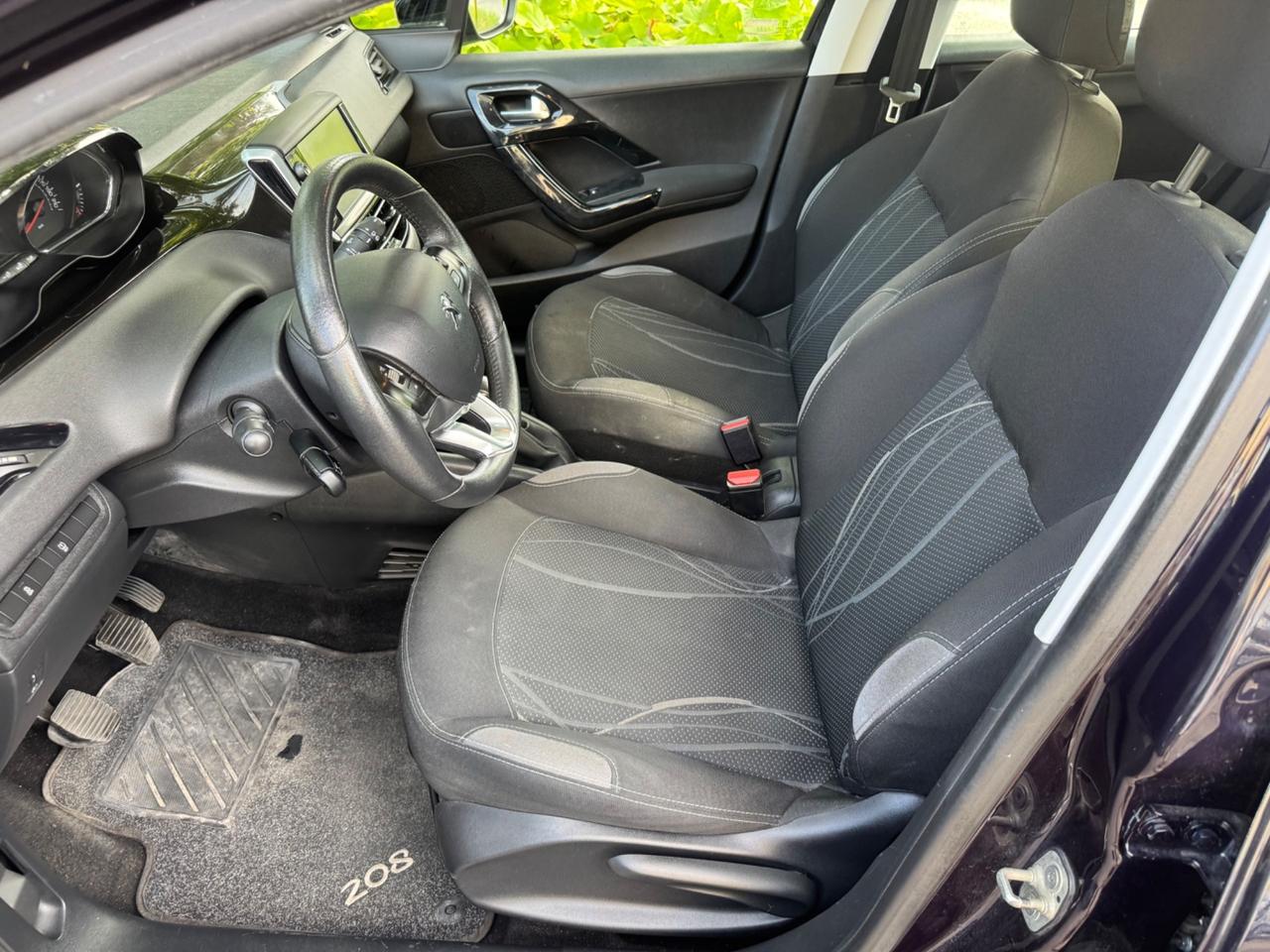 Peugeot 208 1.4 HDi 68 CV 5 p Allure garanzia 12 mesi