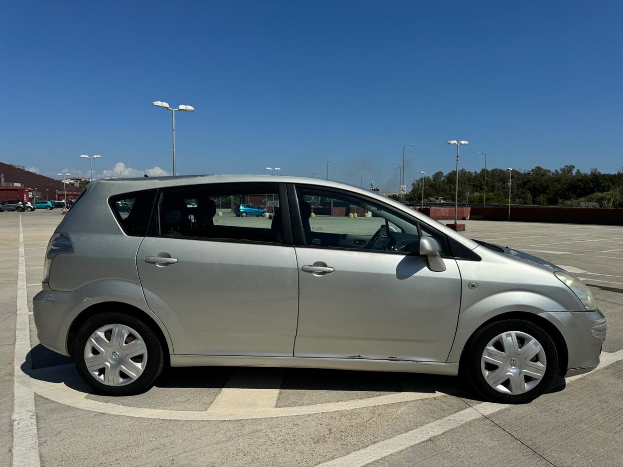 Toyota Corolla Verso 2.2 16V Sol AFFARE!