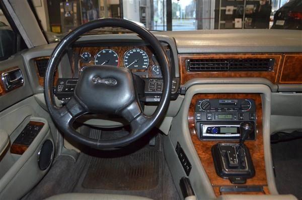 Jaguar Daimler XJ40 Cat Automatic