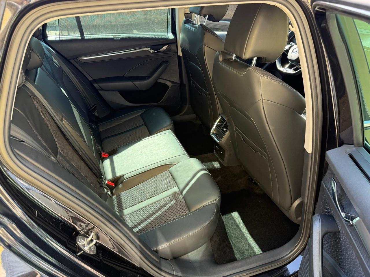 Skoda Octavia 2.0D 150 CV DSG Style/KEYLESS/HEAD UP