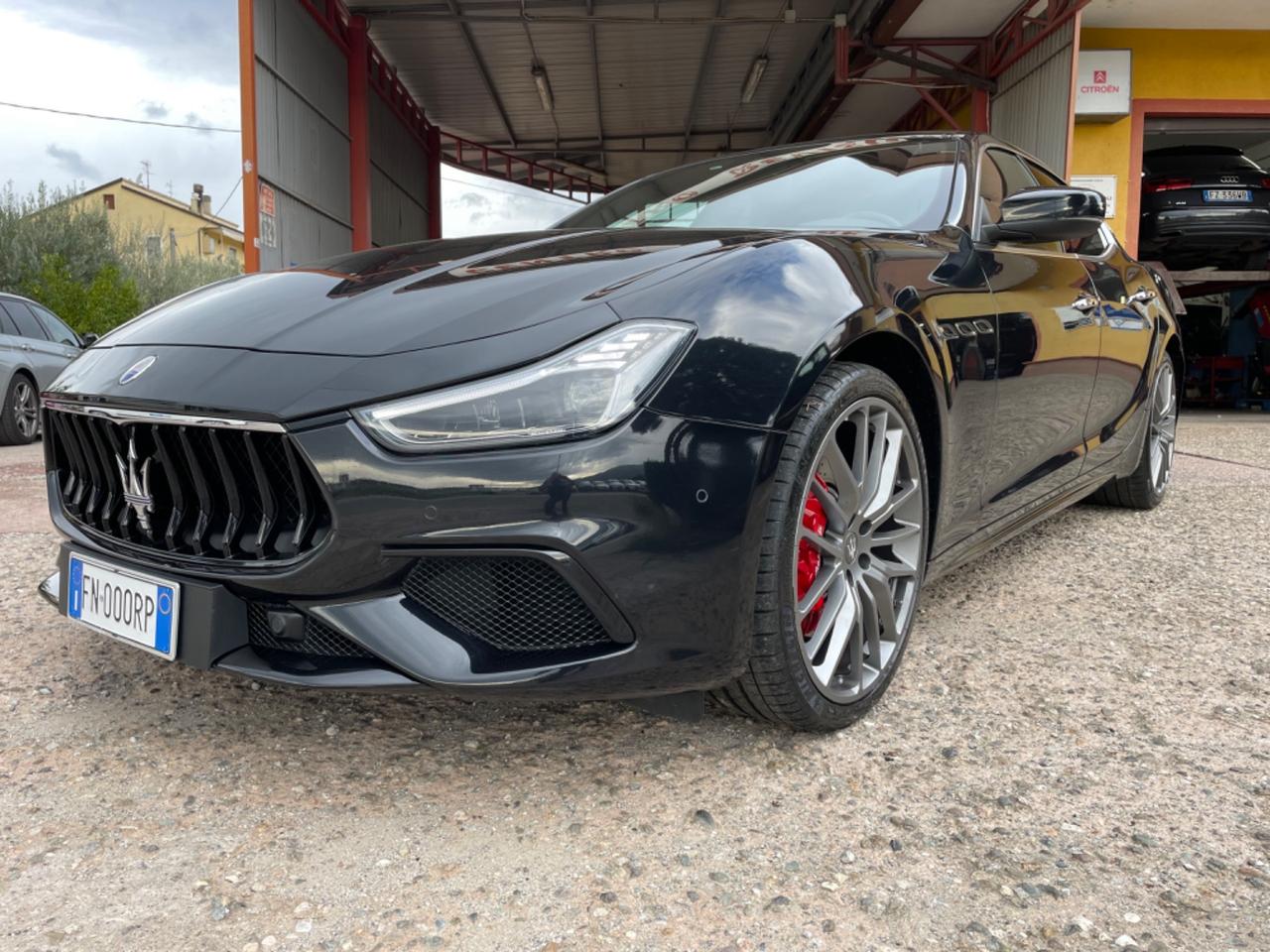 Maserati Ghibli V6 430 CV Q4 Gransport