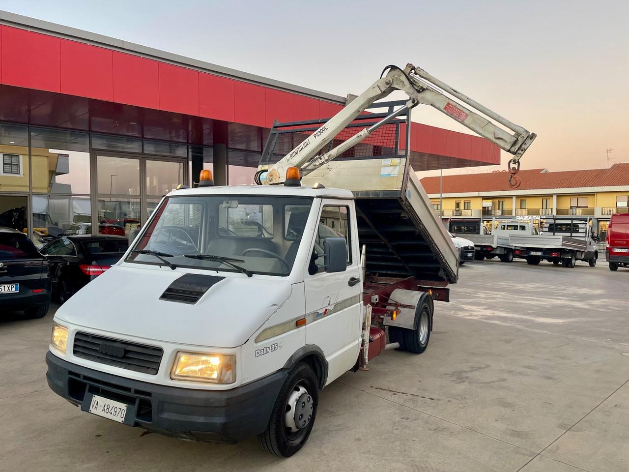 Iveco Daily 35.12 Cassone Ribaltabile e Grù Bonfiglioli