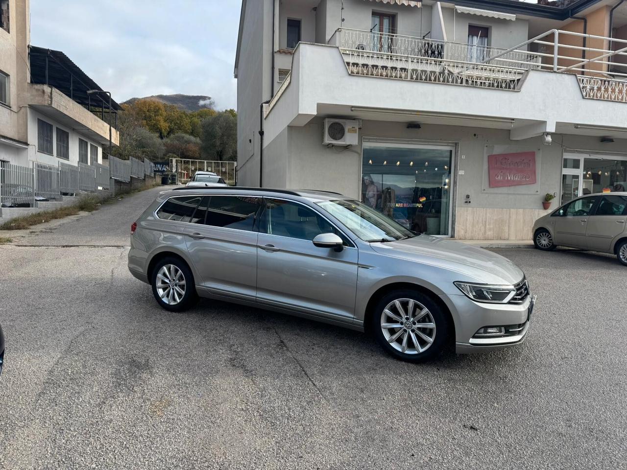 Volkswagen Passat Variant 1.6 TDI DSG Garanzia