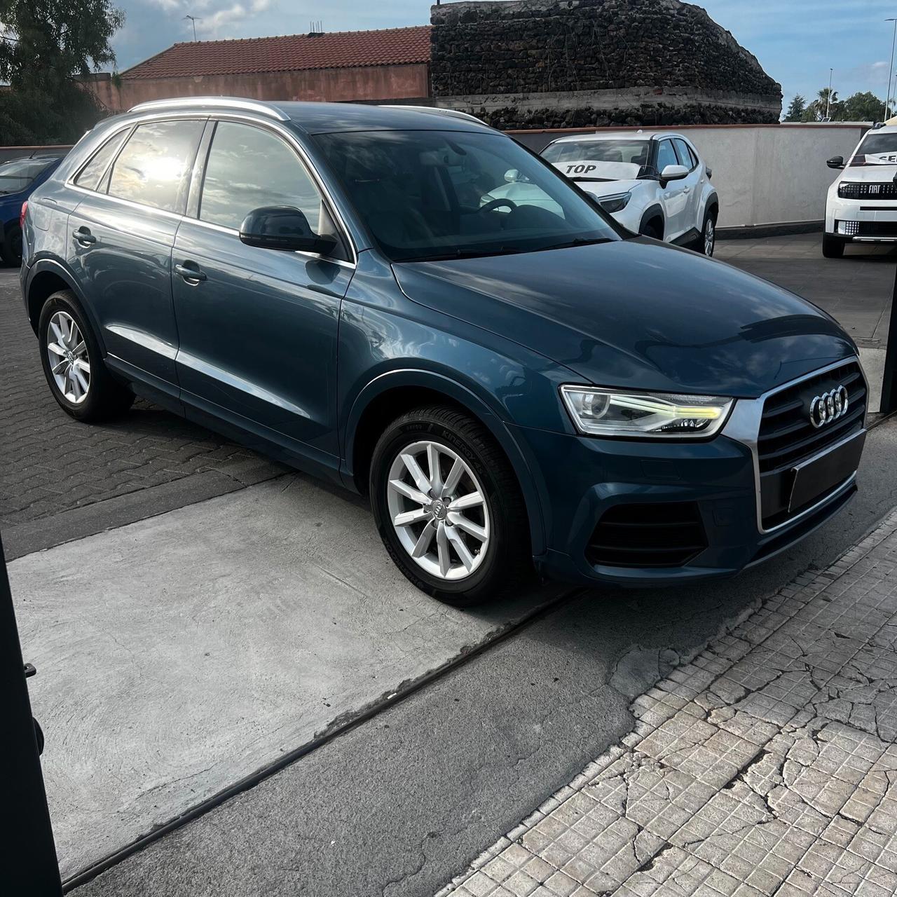 Audi Q3 2.0 TDI 150 CV Business