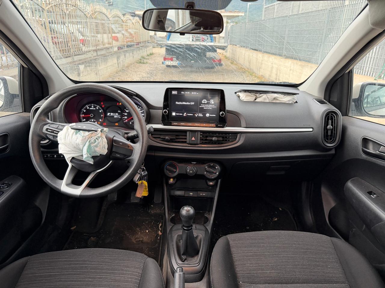KIA PICANTO 2023 1.0 BENZINA 67 CV *SINISTRATA