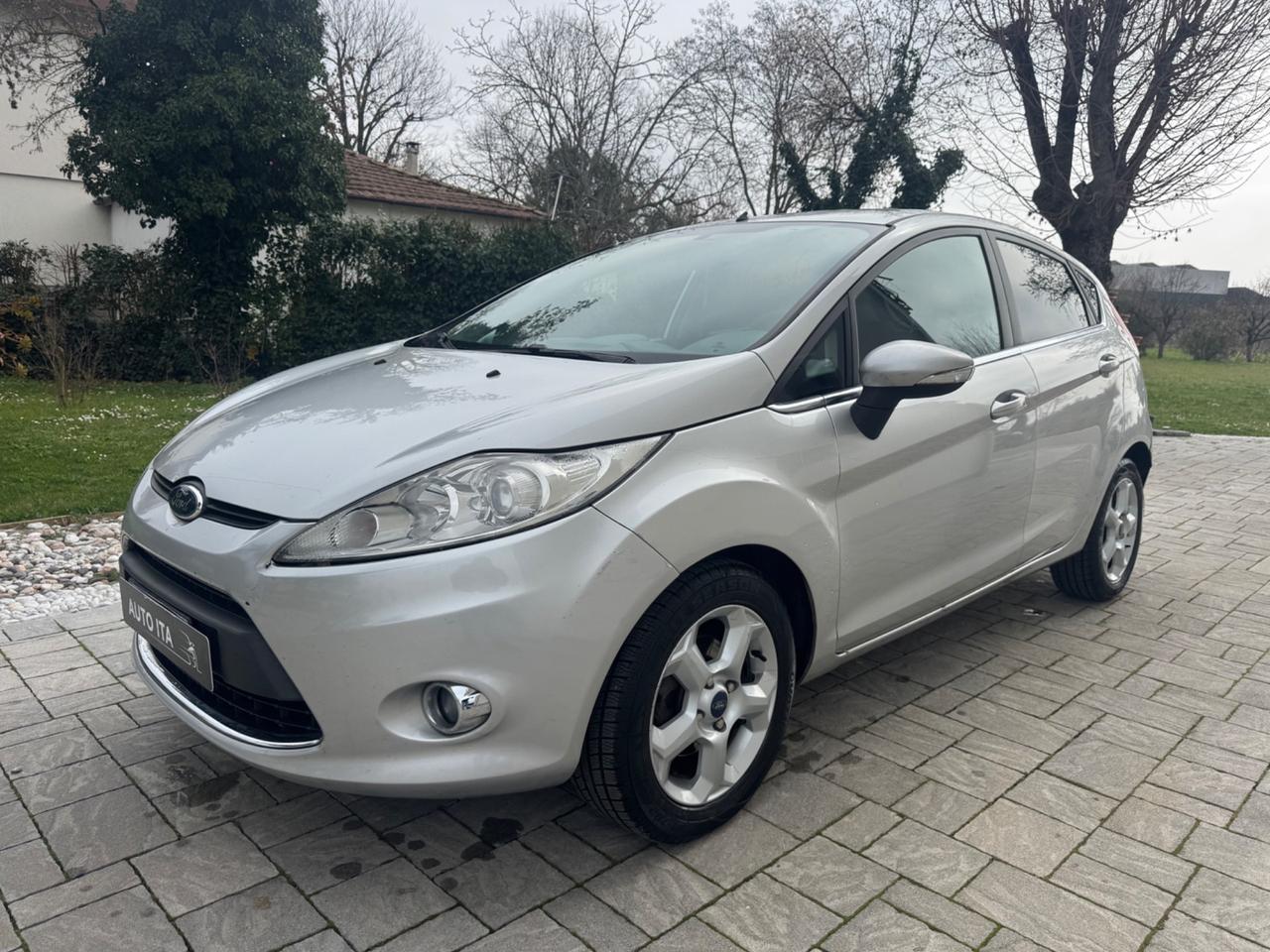 Ford Fiesta 1.4 5 porte Bz.- GPL Titanium OK NEOPATENTATI