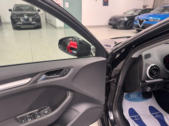 AUDI A3 SPB 1.6 TDI 105 CV S-Tronic S-Line