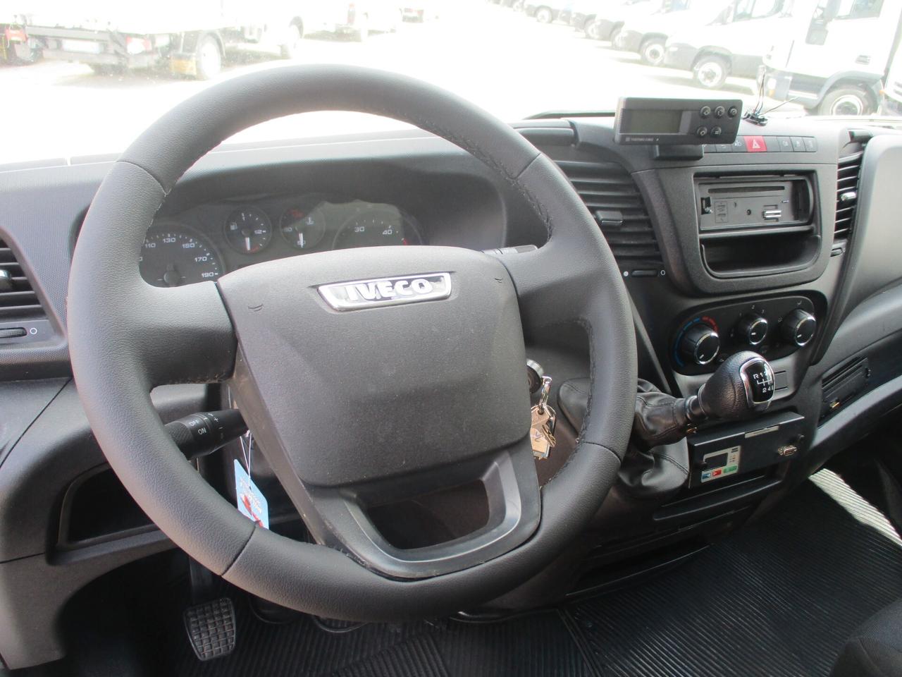 Iveco Daily 35C15 3000 150CVE6 GANCIERE CARNE APPESA FRC 02/28