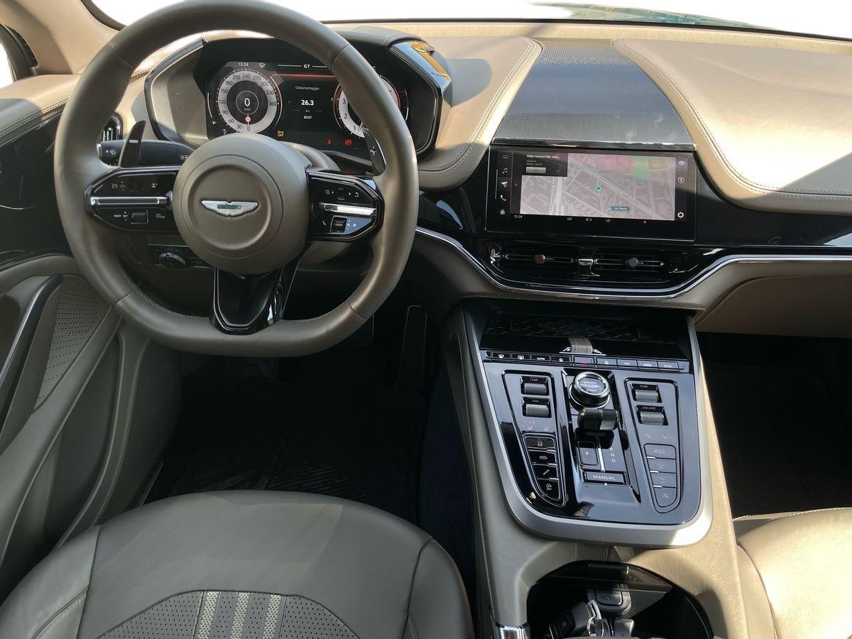 ASTON MARTIN DBX707 4.0