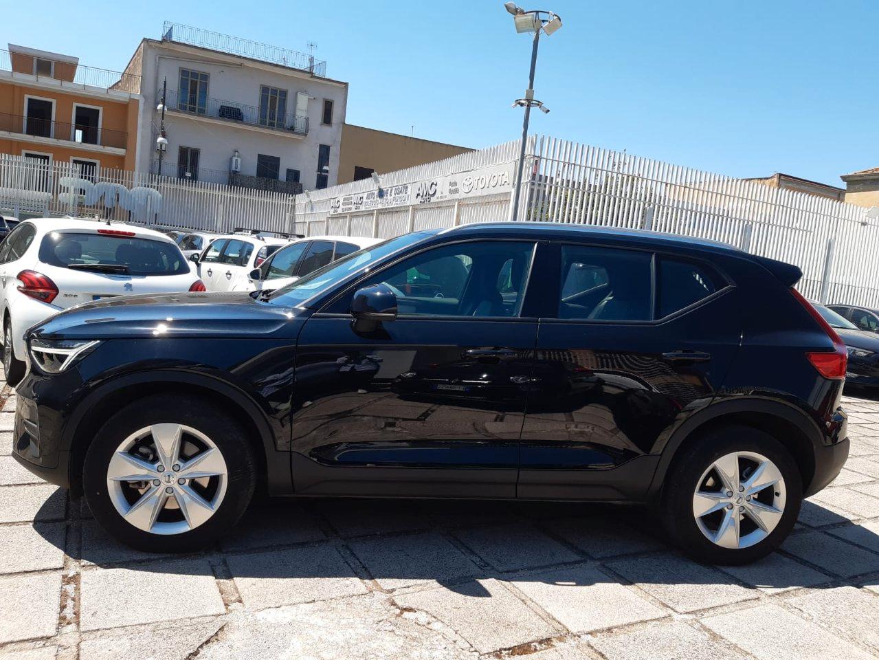 Volvo XC40 2.0 b3 Plus Black Edition auto