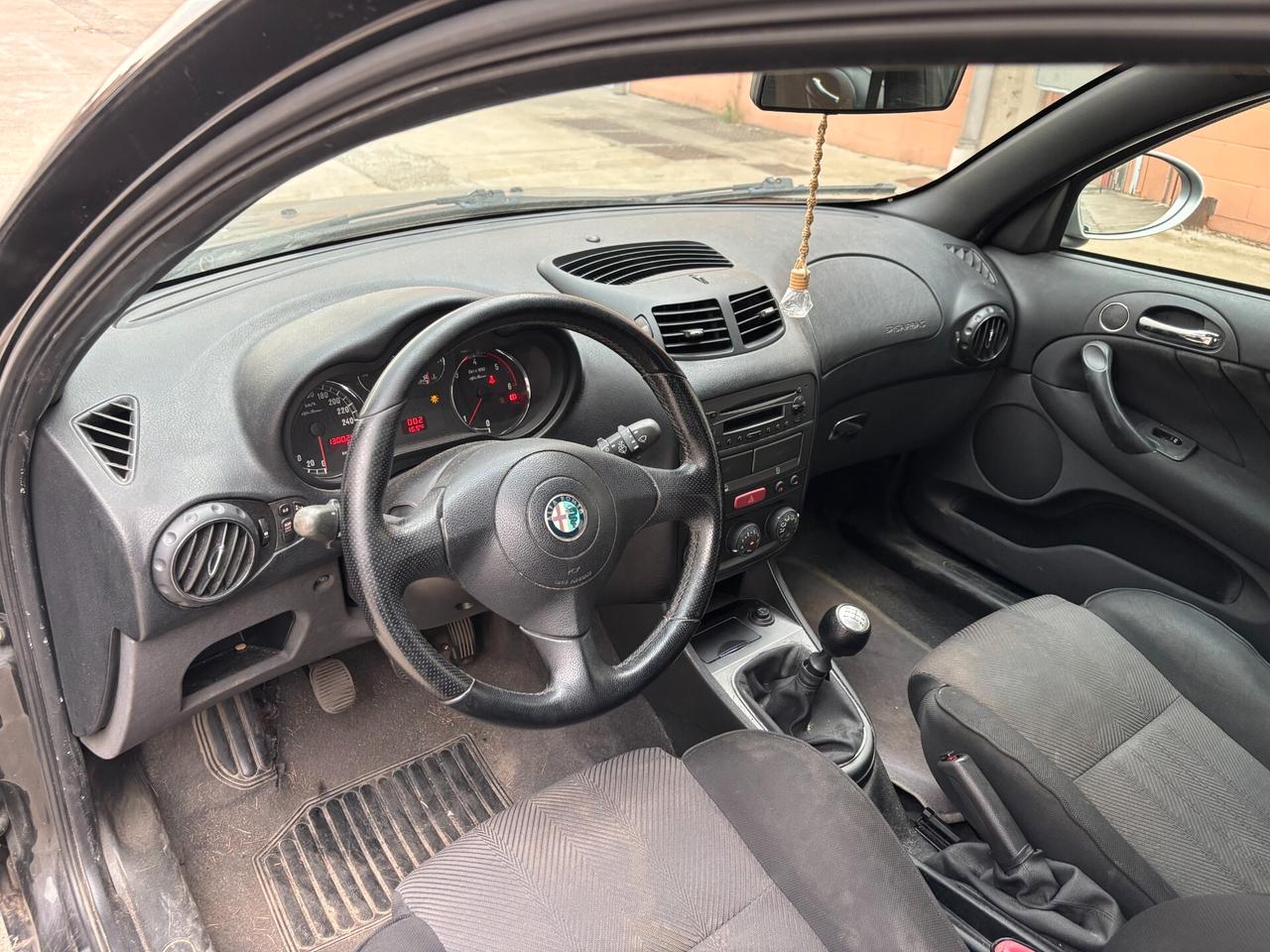 Alfa Romeo 147 1.9 JTD (120) 5 porte Distinctive