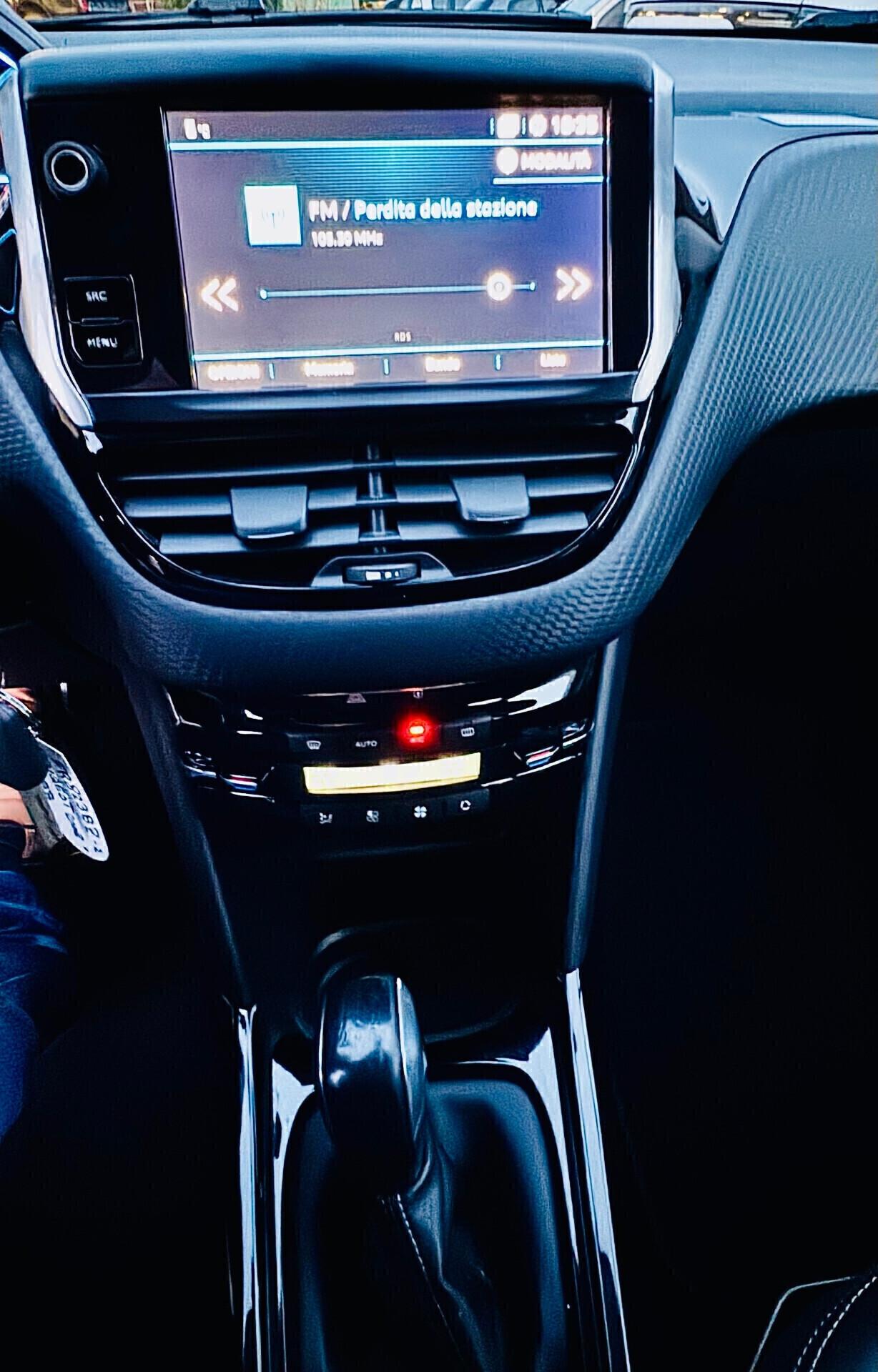 Peugeot 2008 PureTech Turbo 110 S&S Black Matt