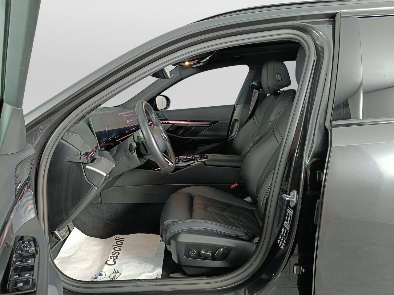BMW Serie 5 G61 2024 Touring - 520d Touring 48V xdrive MSport Pro auto