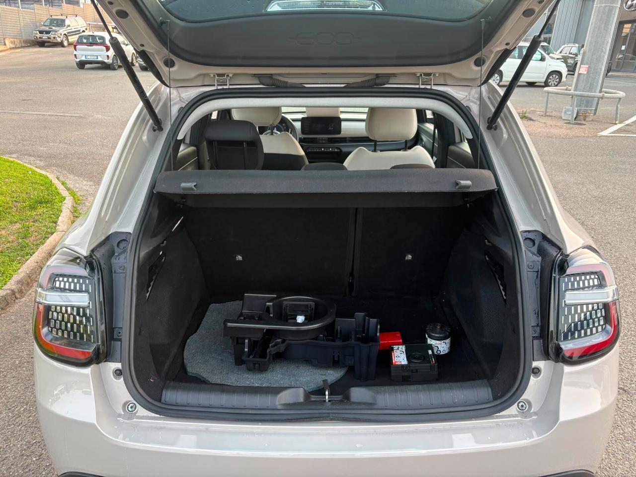Fiat 600 Hybrid 100 CV DCT MHEV La Prima