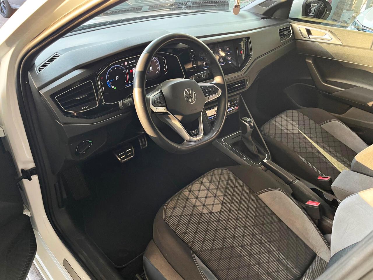 Volkswagen Taigo 1.5 TSI ACT 150 CV DSG R-Line