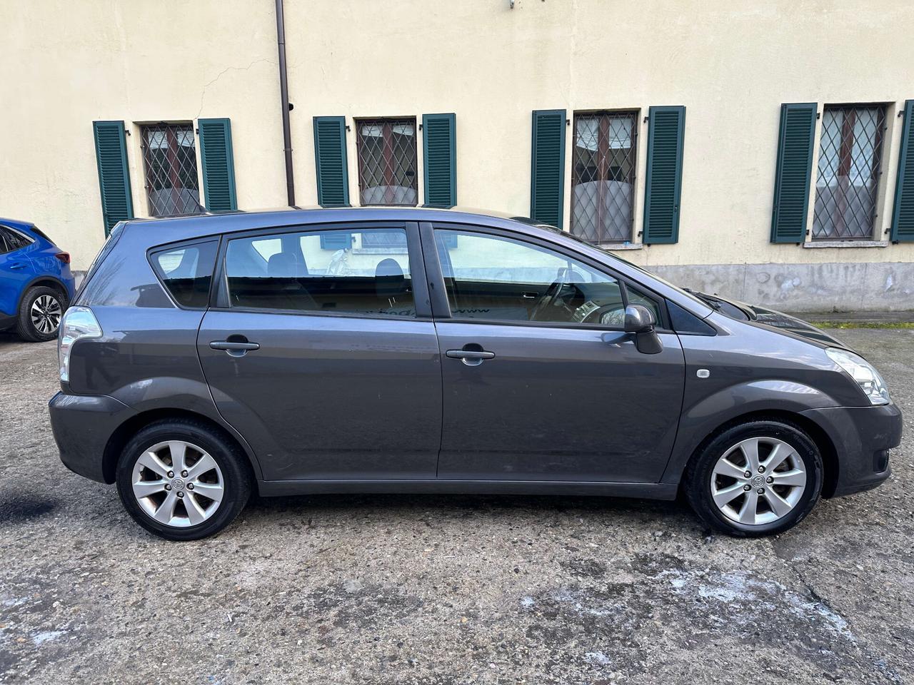 Toyota Corolla Verso 2.2 16V D-4D DPF Sol