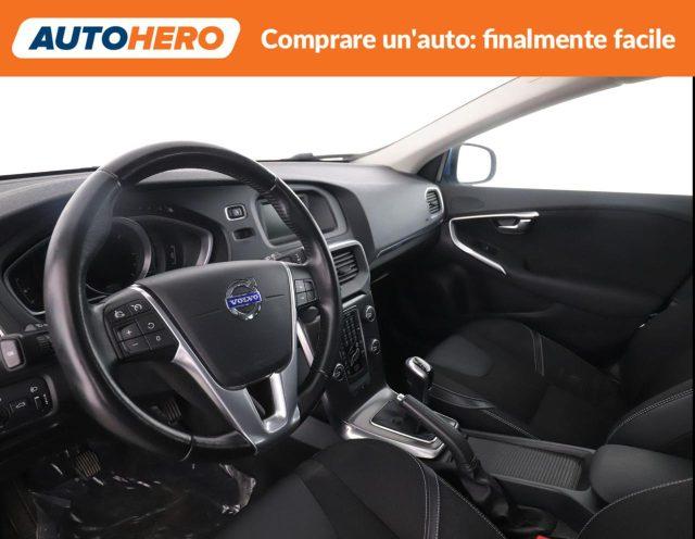 VOLVO V40 D3 Momentum