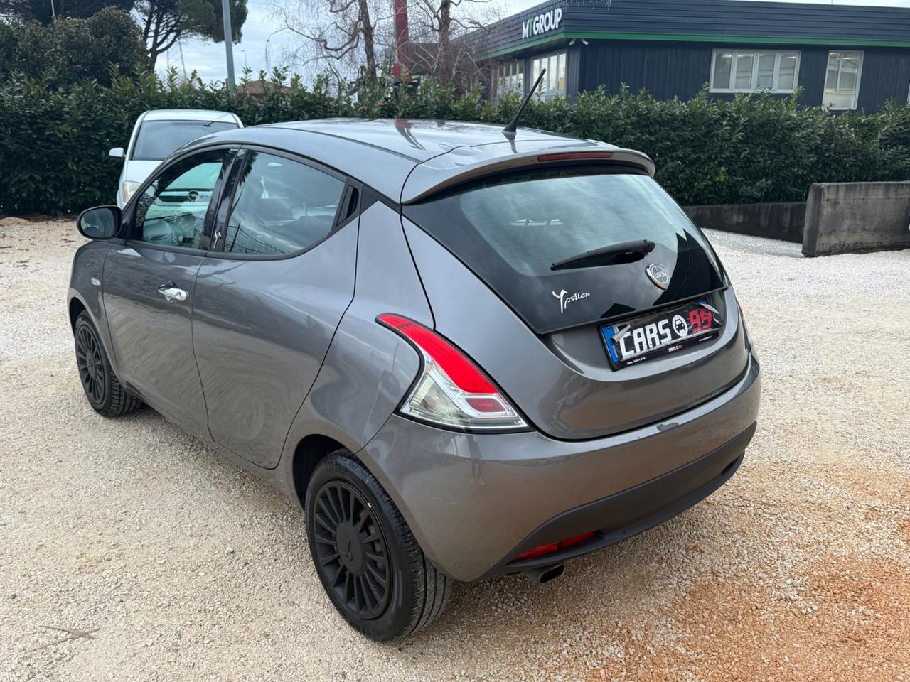 Lancia Ypsilon 1.2 69 CV 5 porte Gold