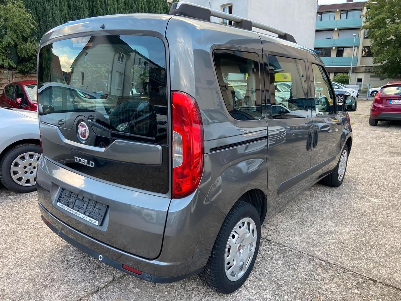 Fiat Doblò 1.4 16V Lounge 7 POSTI
