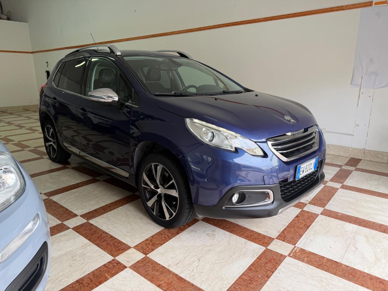 Peugeot 2008 1.6 e-HDi 115 CV Stop&Start Féline