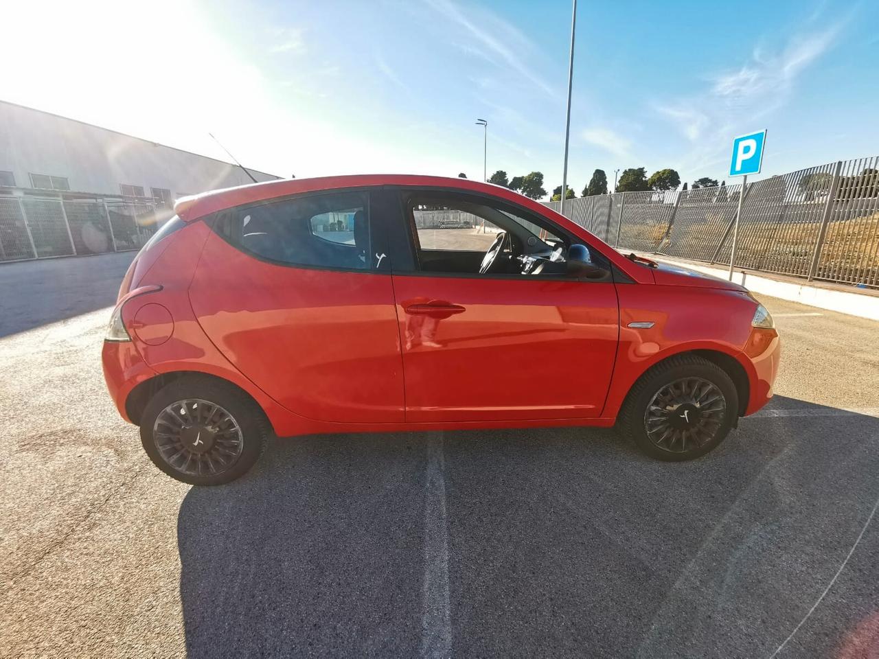 Lancia Ypsilon 1.3 MJT 16V 95 CV 5P. S&S Silver