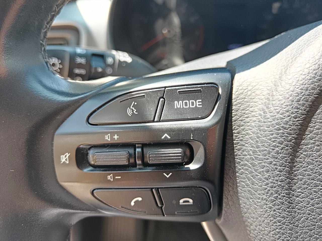 Kia Stonic 1.2 DPI 84CV RETROCAMERA CARPLAY