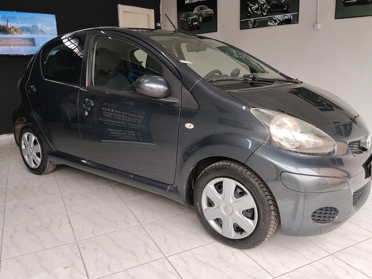 Toyota Aygo 1.0 benzina 2011 CON GARANZIA