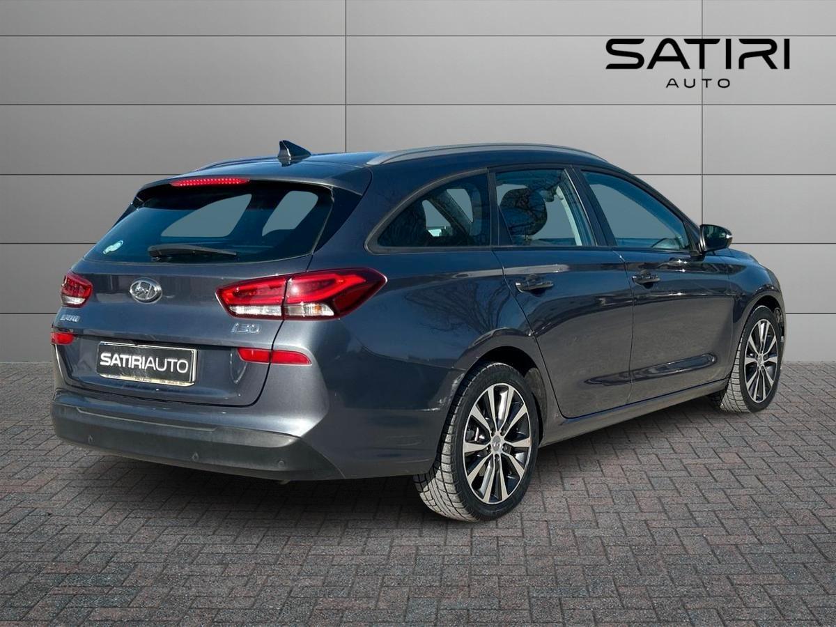 HYUNDAI i30 - i30 1.6 CRDi VGT 16V 115CV 5p. Dynamic wagon