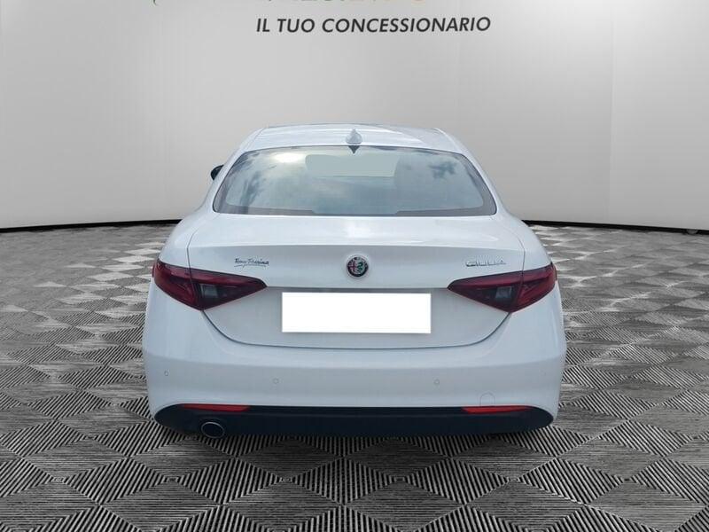 Alfa Romeo Giulia 2.2 Turbo Diesel 160CV Business AT8
