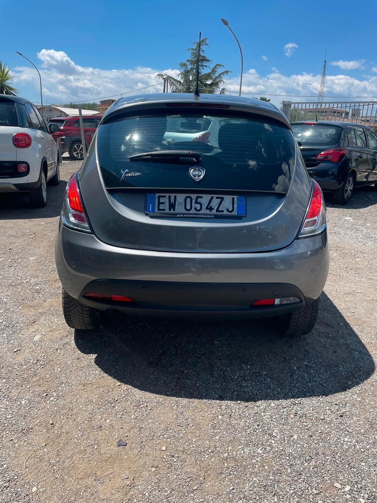 Lancia Ypsilon 0.9 TwinAir 85 CV 5 porte Metano Ecochic Gold