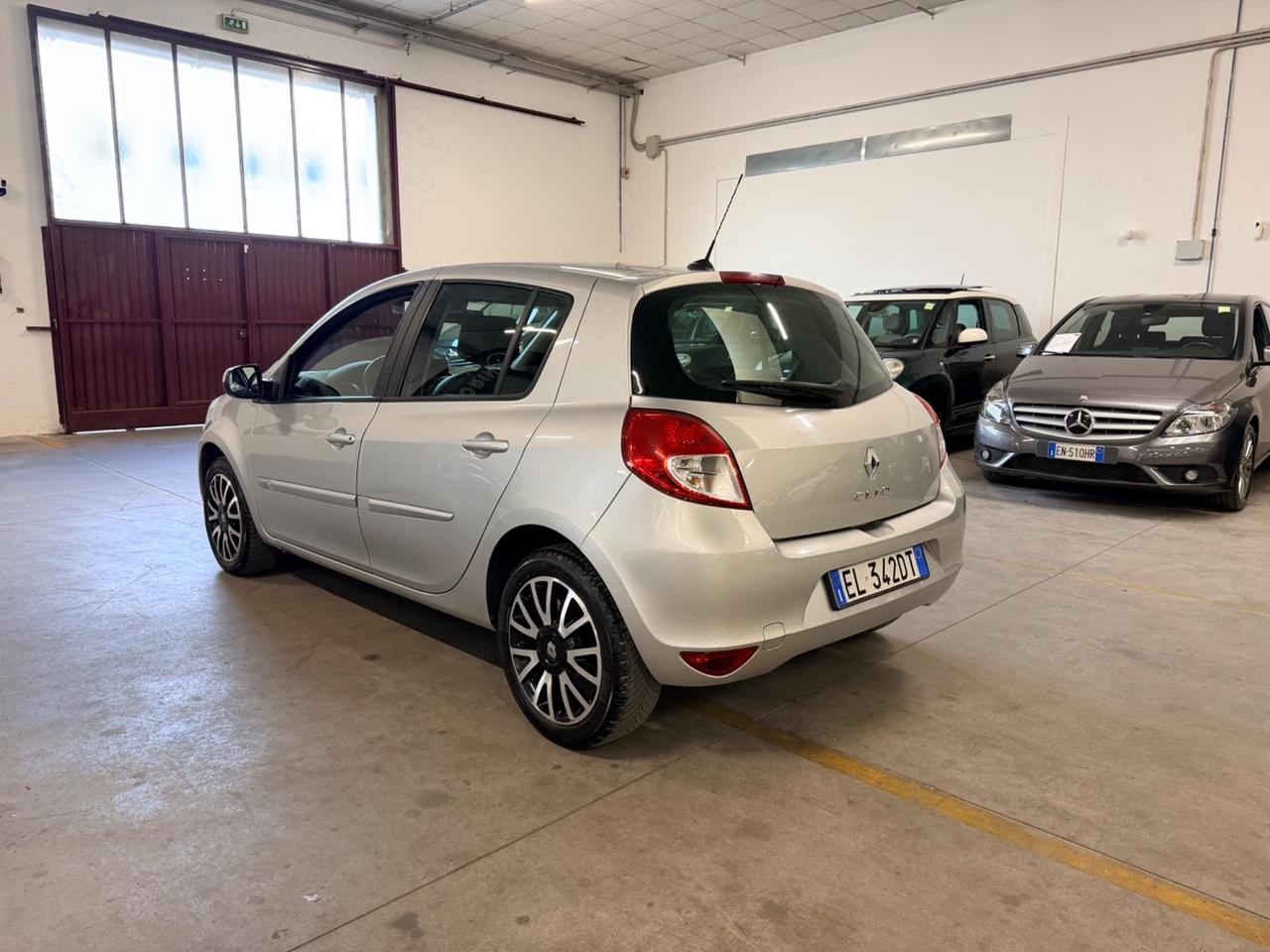 Renault Clio 1.2 16V 5 porte Dynamique