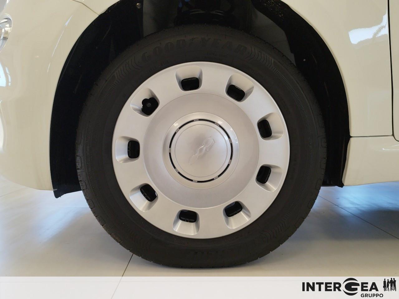 FIAT 500C 1.0 hybrid 70cv