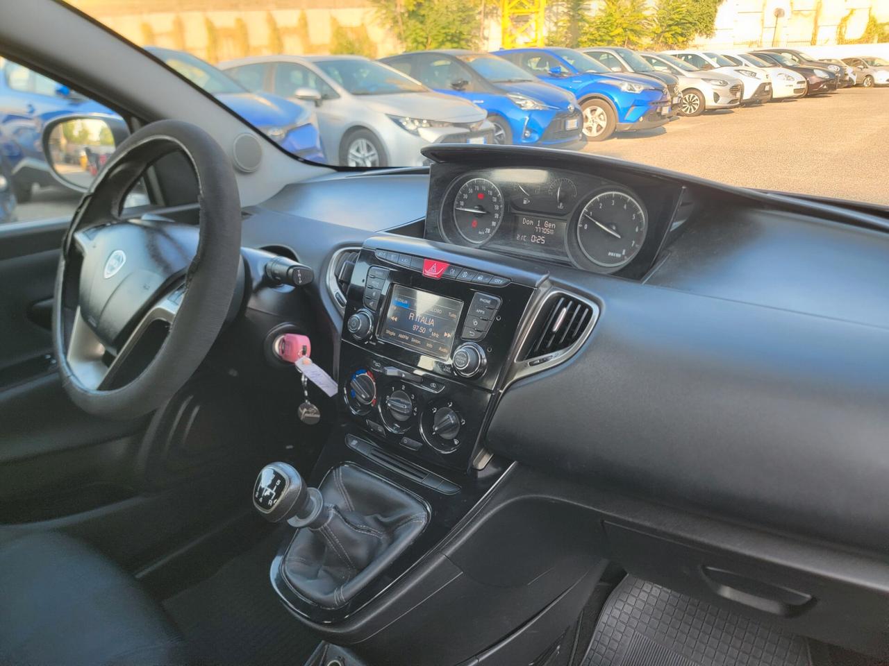 LANCIA Ypsilon 1.2 69 CV 5 porte S&S Black and Noir garanzia