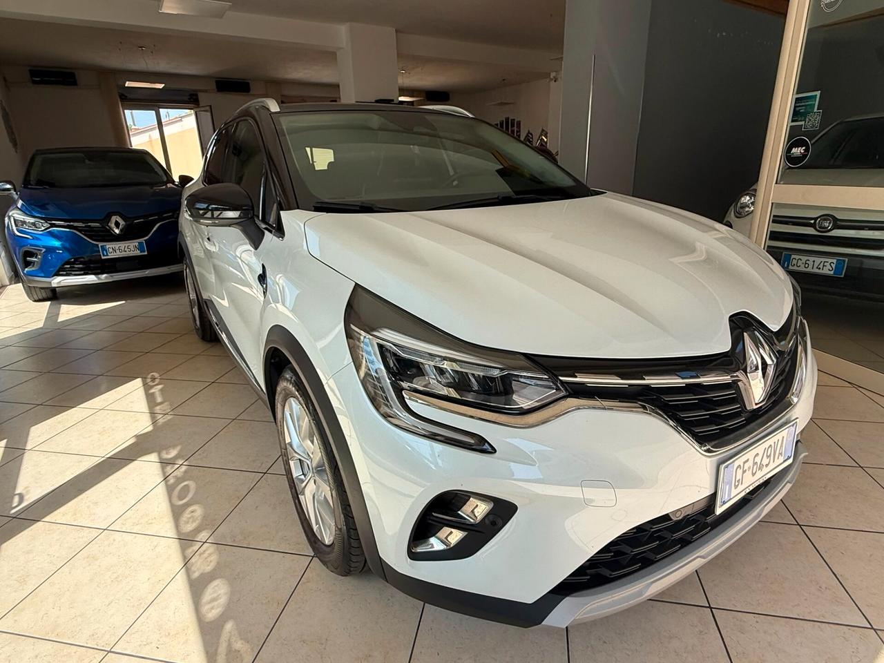 Renault Captur Plug-in Hybrid E-Tech 160 CV Initiale Paris