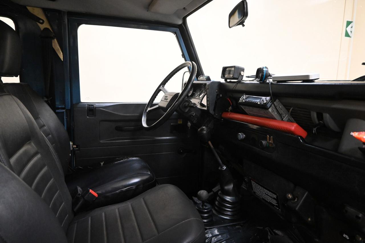 LAND ROVER Defender 90 turbodiesel Hard-top