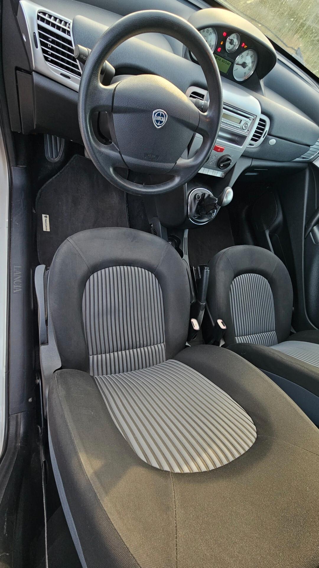 Lancia Ypsilon 1.2 Platino