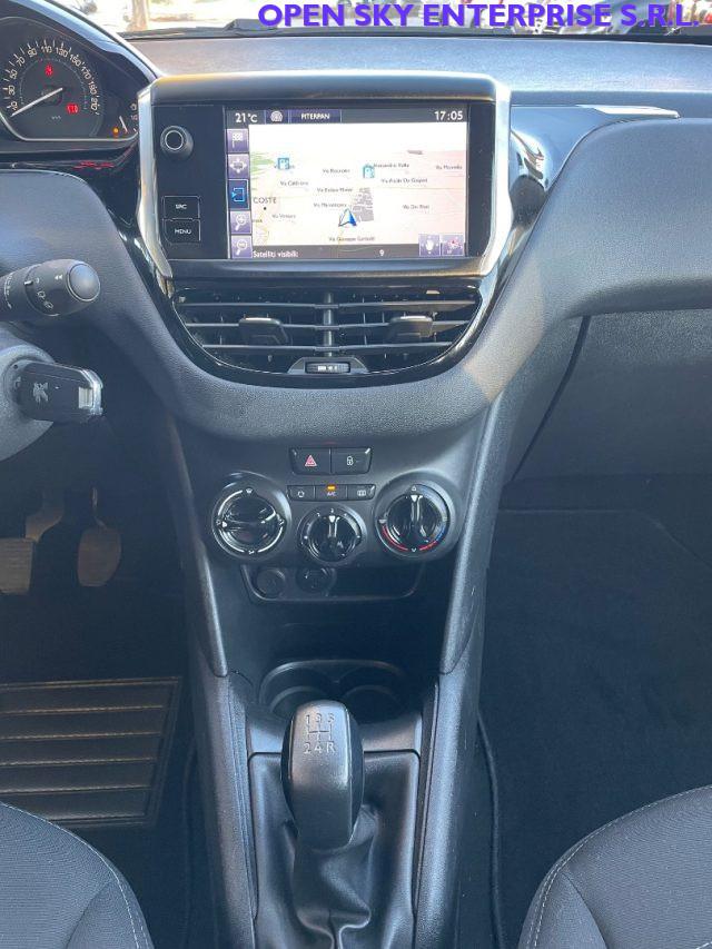 PEUGEOT 208 PureTech 82 Premium NAVI PDC EURO6
