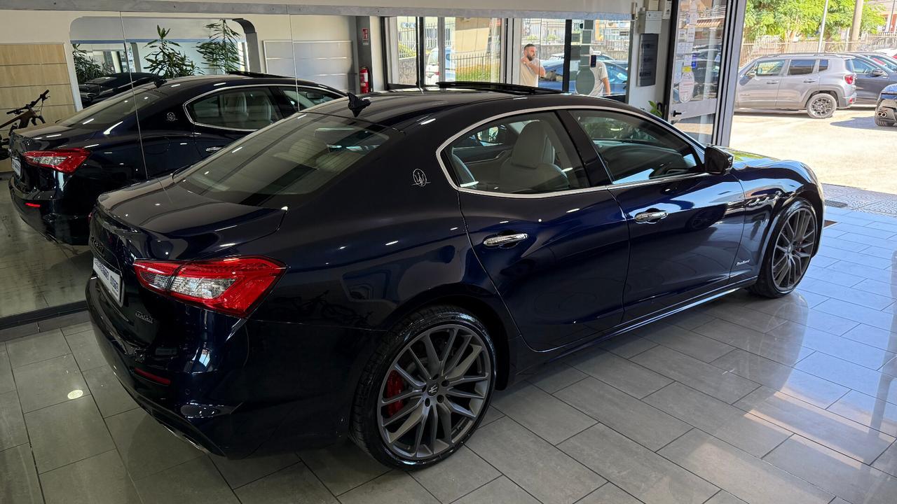 Maserati Ghibli V6 Diesel 275 CV Gransport RESTYLING