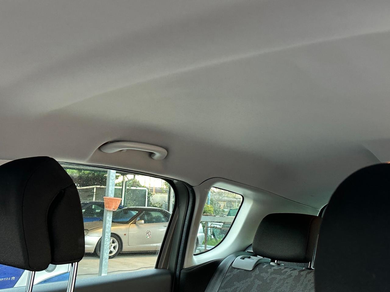 Peugeot 3008 1.6 HDi 110CV cambio robotizzato