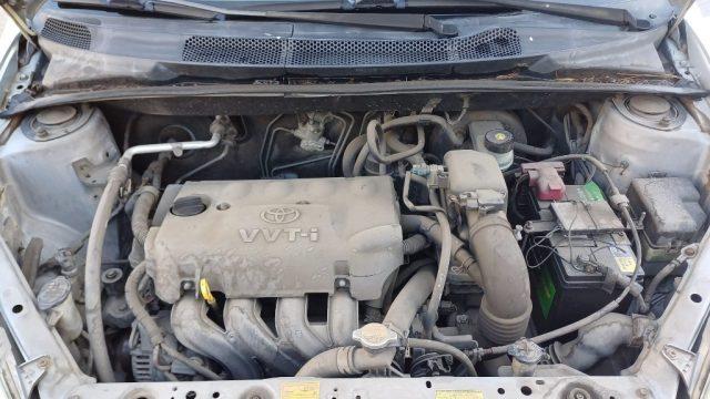 TOYOTA Yaris 1.3i 16V cat 5 porte Luna