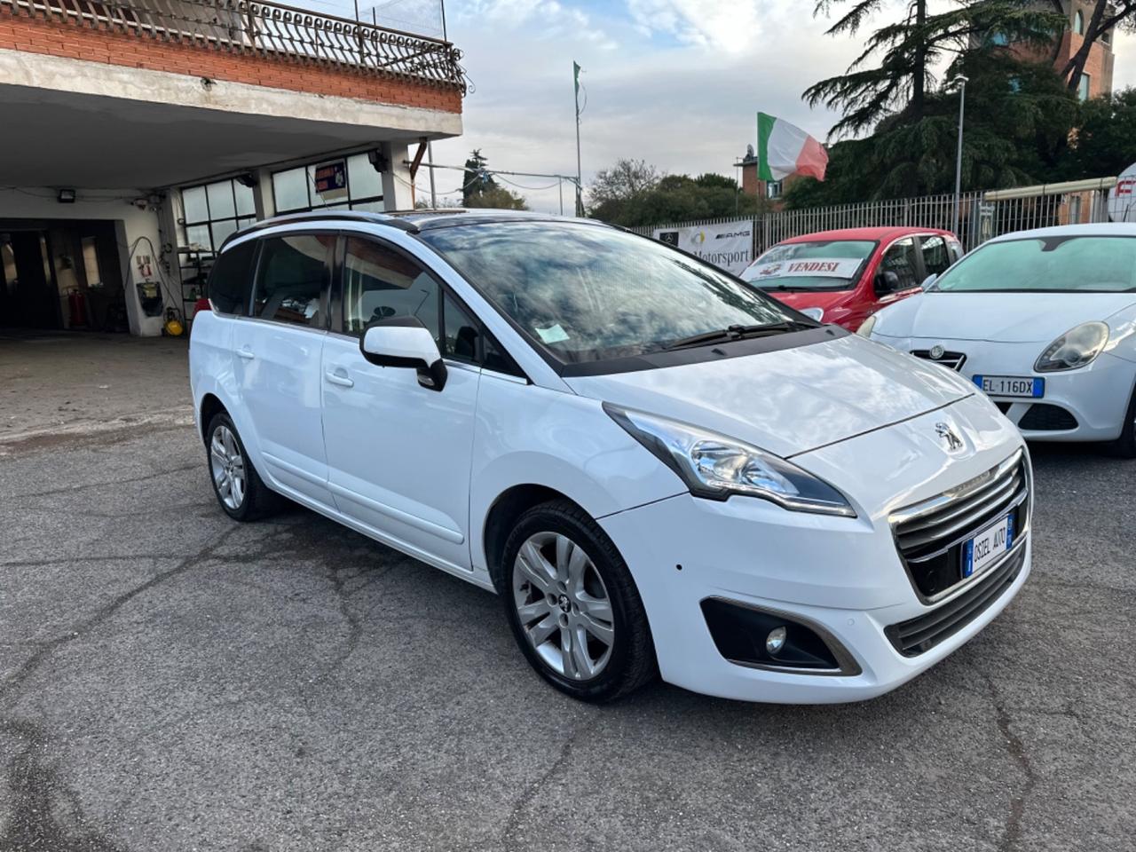 Peugeot 5008 1.6 HDi 115CV Allure