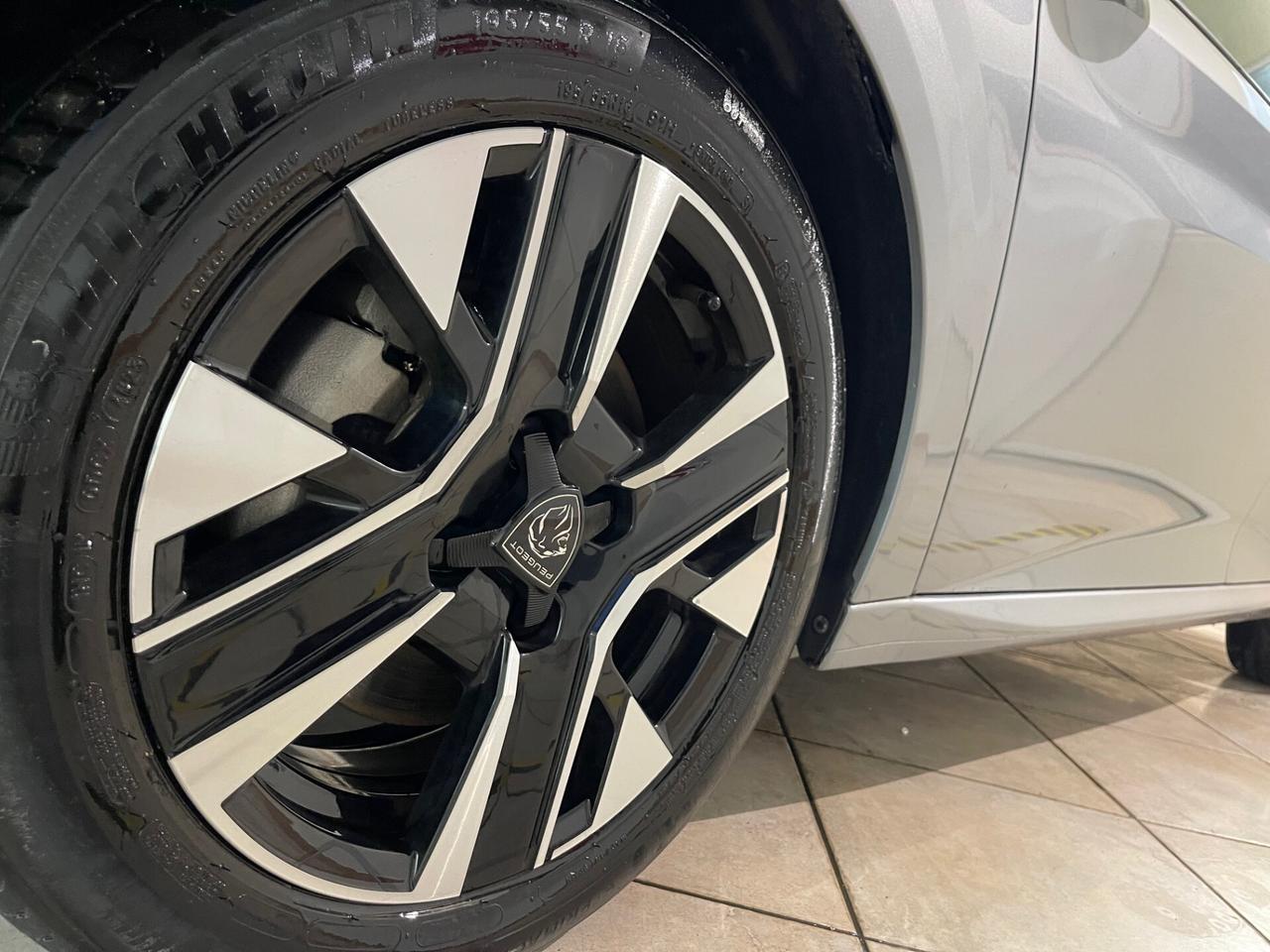 Peugeot 208 1.2 100cv 5 porte Allure NO VINCOLO DI FINANZIAMENTO