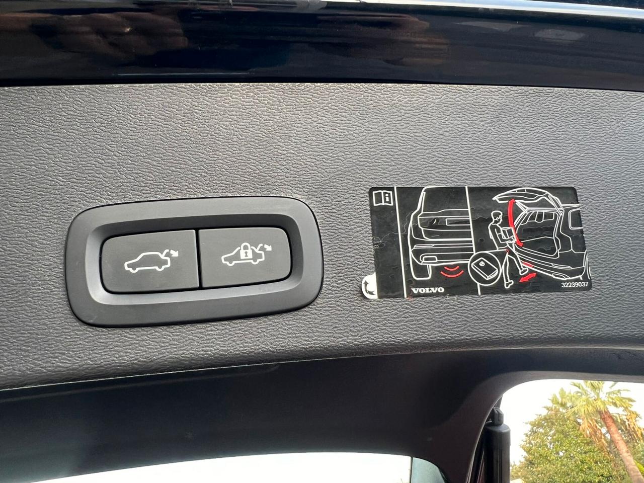 Volvo XC40 T5 Recharge Plug-in Hybrid R-design